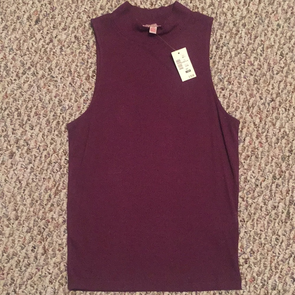 Maroon tank top- S